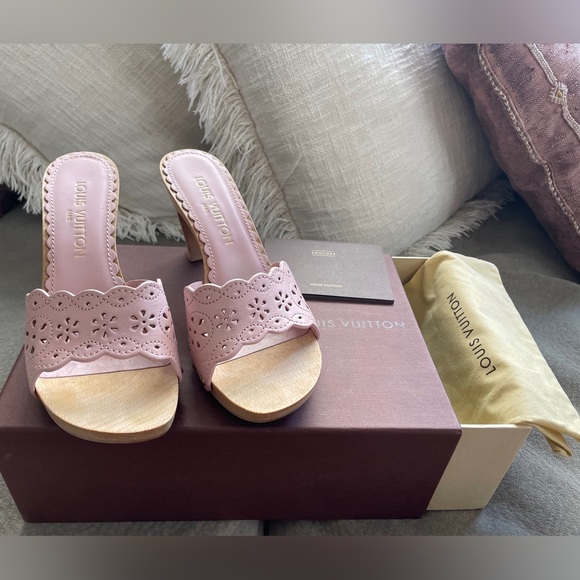 SOLD- Authentic LOUIS VUITTON Charlotte Leather Mules - size EU38 / US 8 - Picture 2 of 11